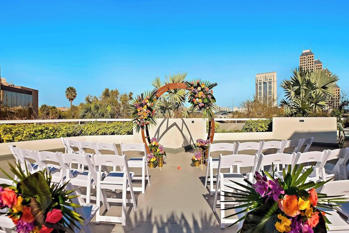 Banquet hall