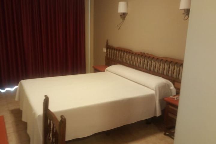 Room 13 of 25