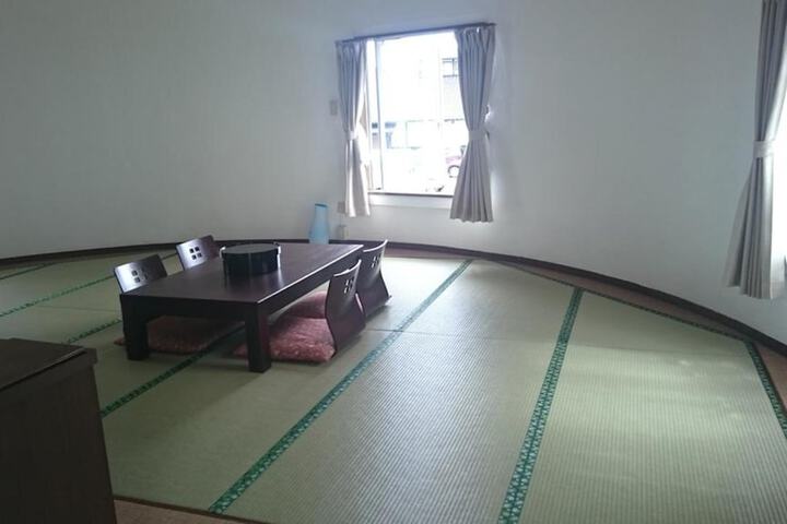 Room 11 of 49