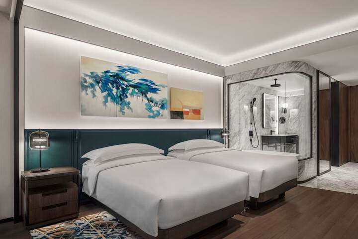 Room 7 of 52