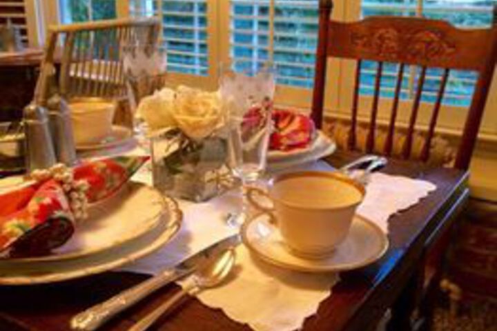 Dining 9 of 43