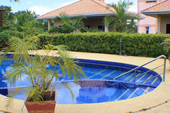 Pool 72 of 159