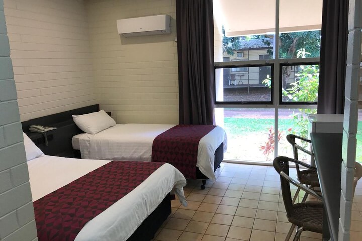 Room 8 of 35