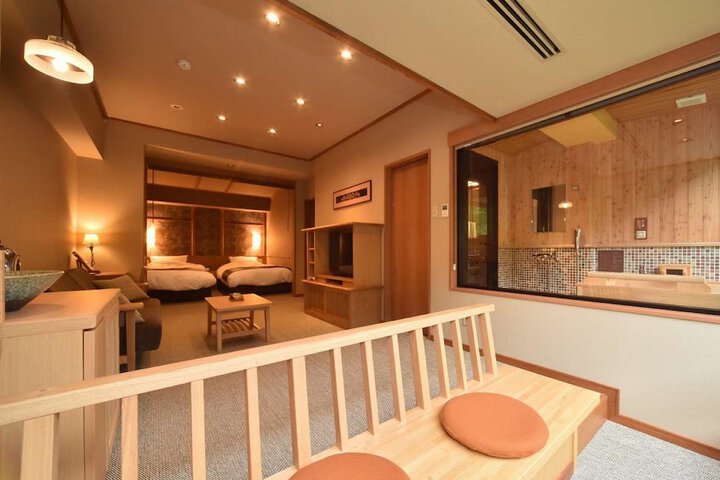 Room 15 of 73