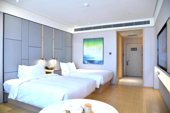 Room 4 of 34