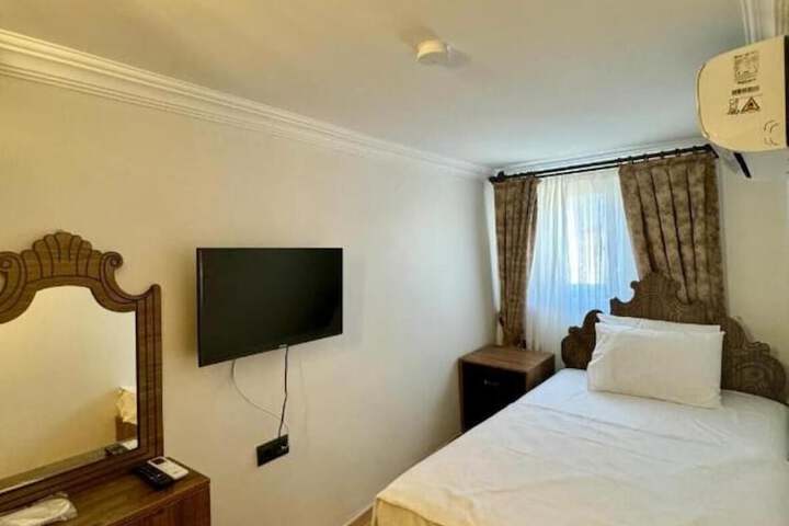 Room 9 of 52