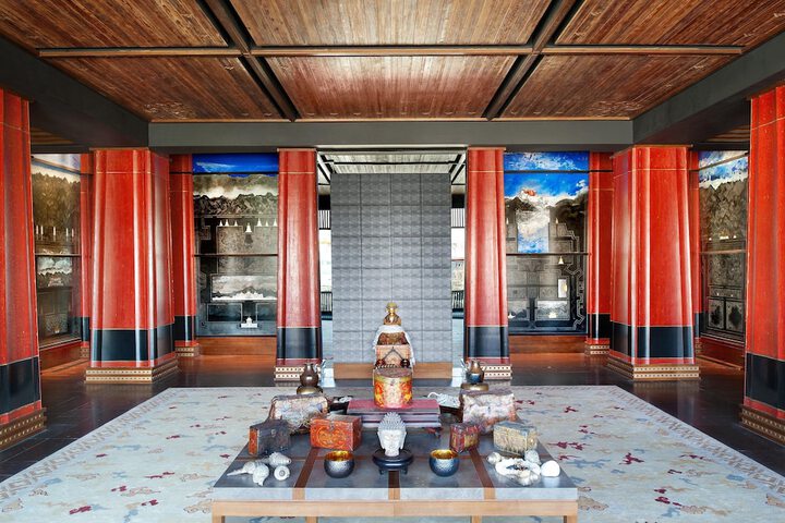 Guest Lobby