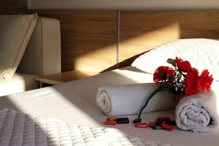 Room 15 of 100