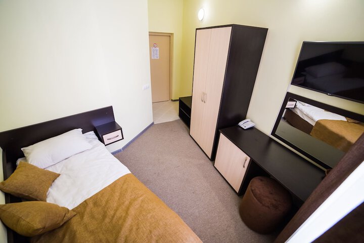Room 15 of 50