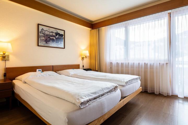 Room 8 of 23