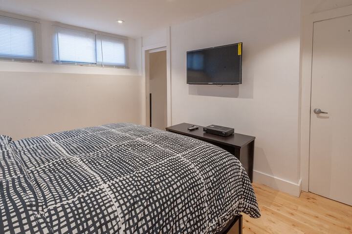 Room 2 of 19