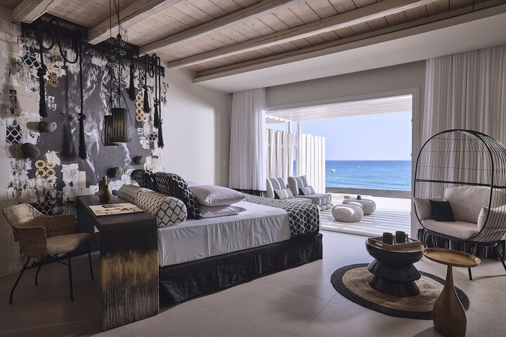 Room 44 of 254