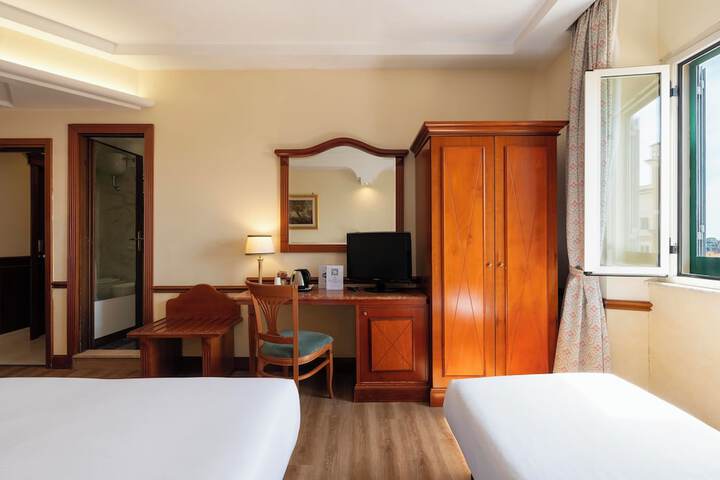 Room 57 of 103