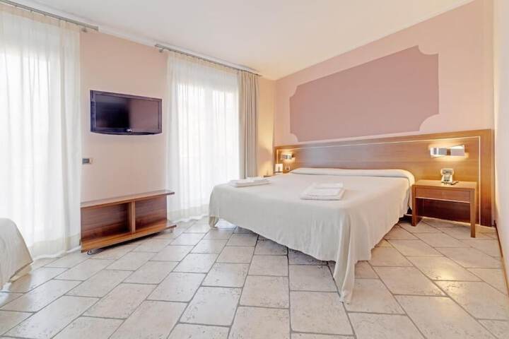 Room 17 of 29