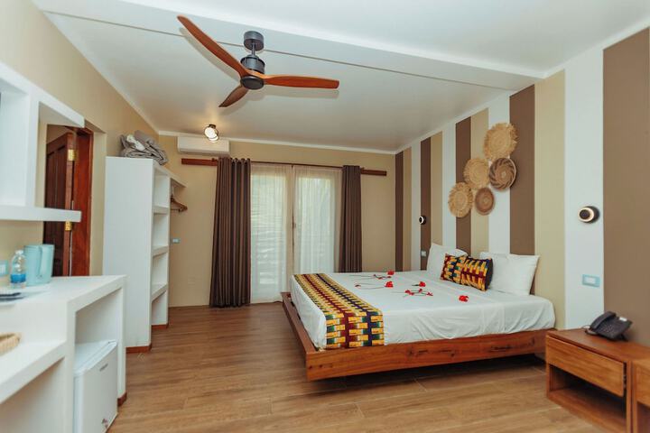 Room 17 of 107