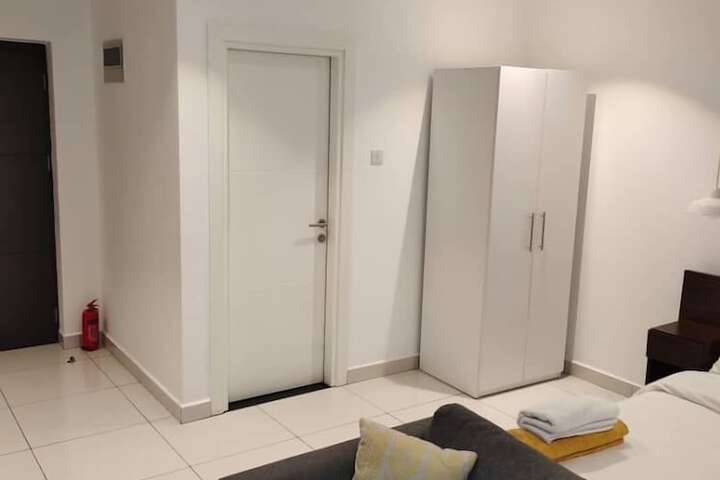 Room 5 of 158