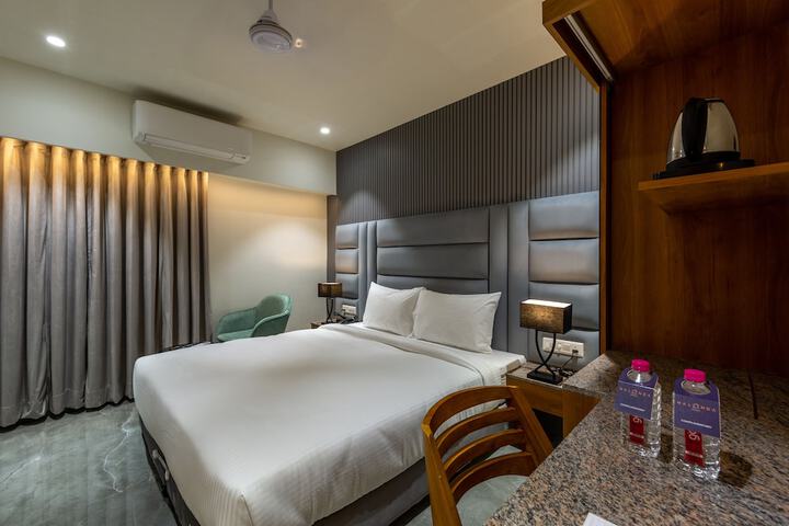 Room 28 of 63