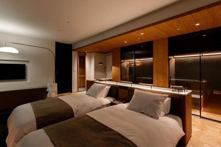 Room 30 of 190