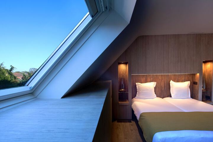 Room 5 of 44