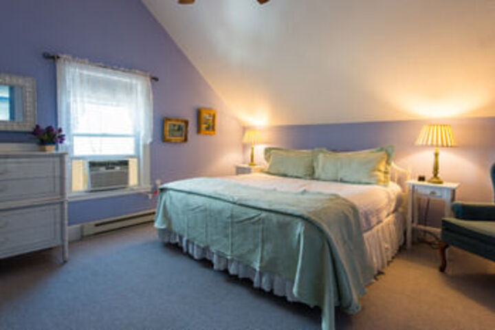 Room 6 of 11
