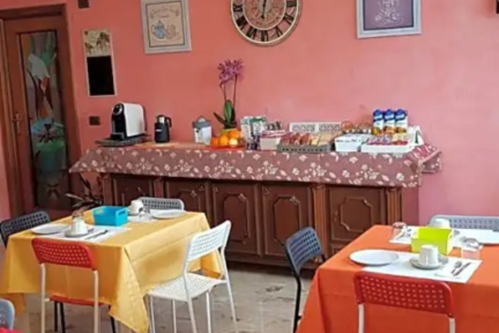 Dining 4 of 4