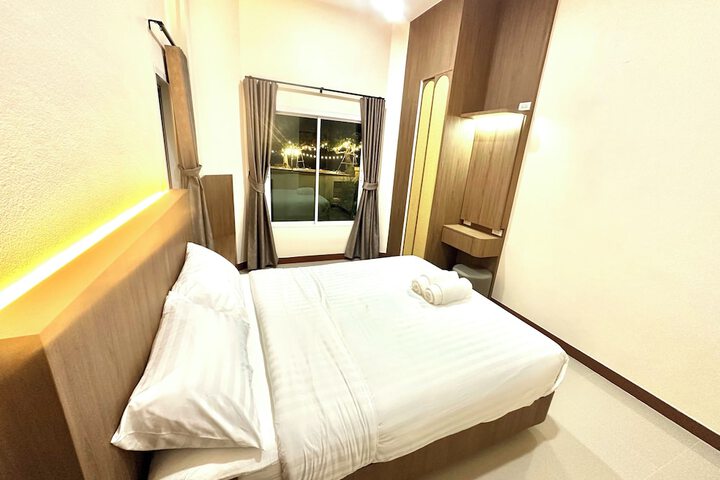 Room 6 of 35