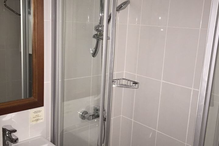 Room 10 of 72
