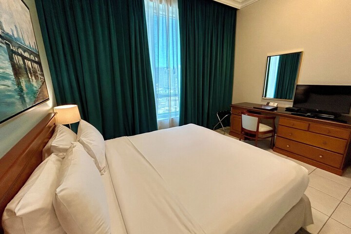 Room 9 of 37