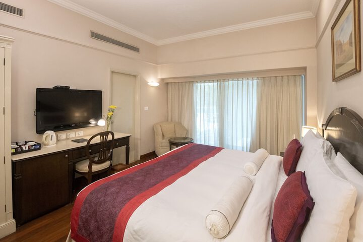 Room 43 of 159