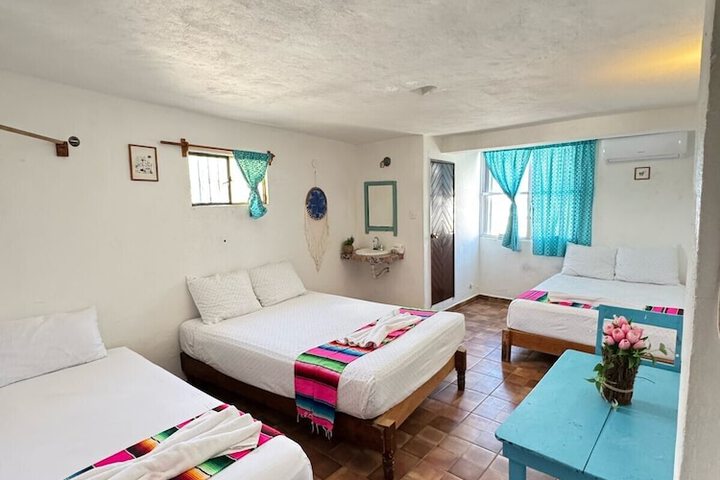 Room 14 of 32
