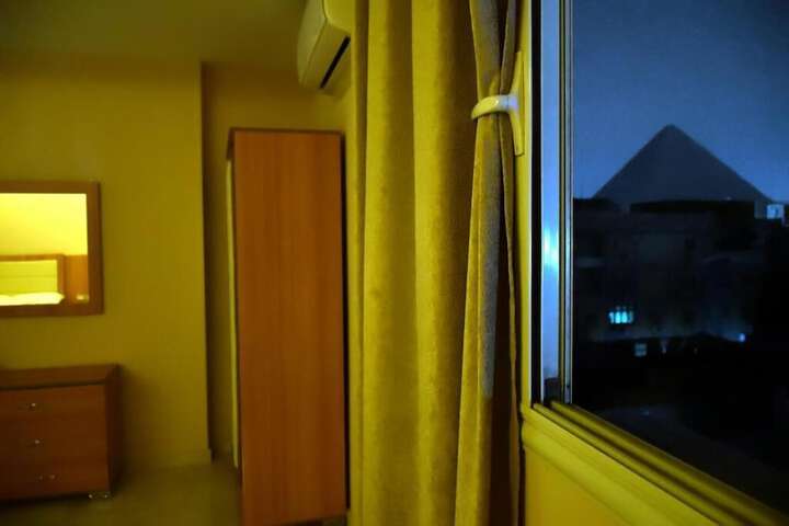 Room 7 of 193