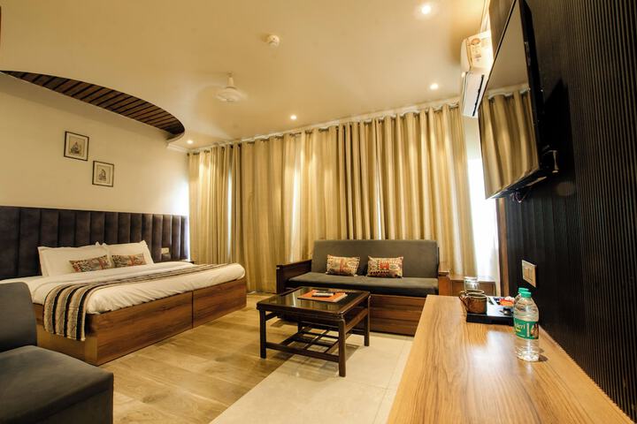 Room 26 of 46