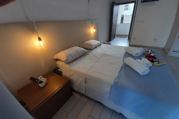 Room 6 of 58