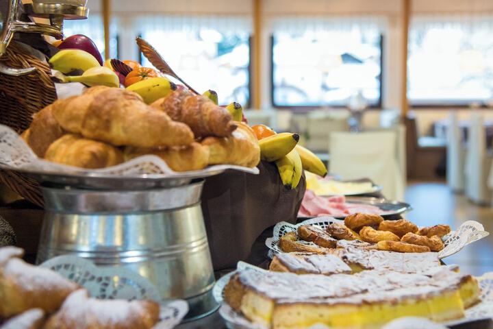 Breakfast/Coffee Service 55 of 71
