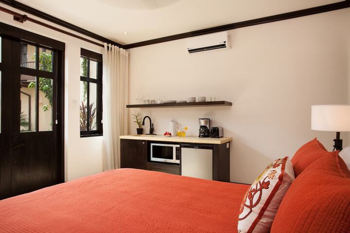 Room 35 of 1000