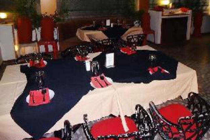 Dining 6 of 8