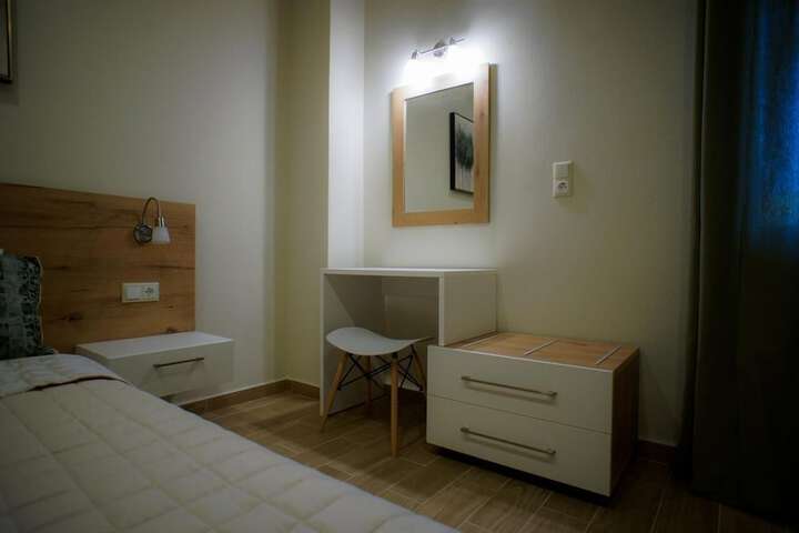Room 9 of 50