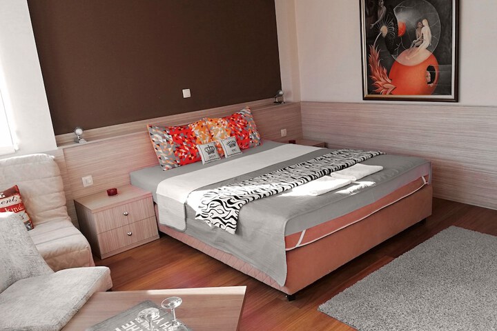 Room 8 of 46