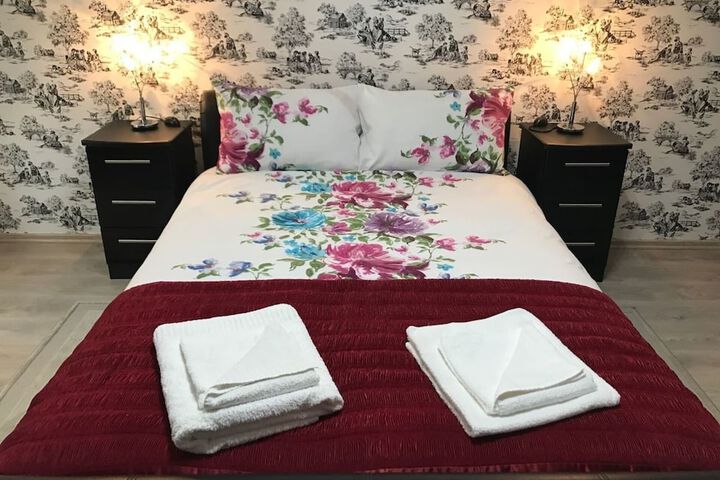 Room 4 of 18