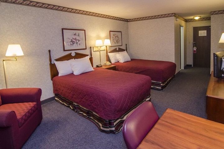 2 Double Beds (3 of 9)
