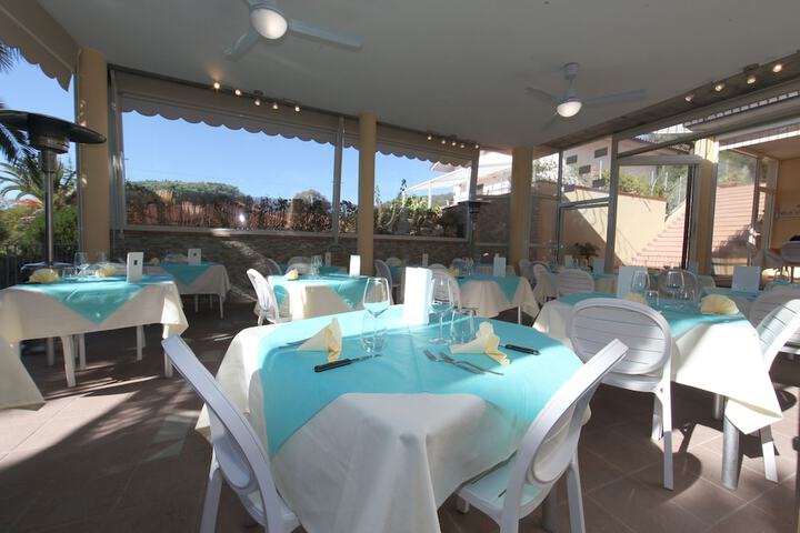 Dining Photos