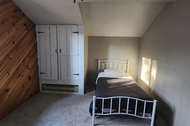 Room 7 of 34