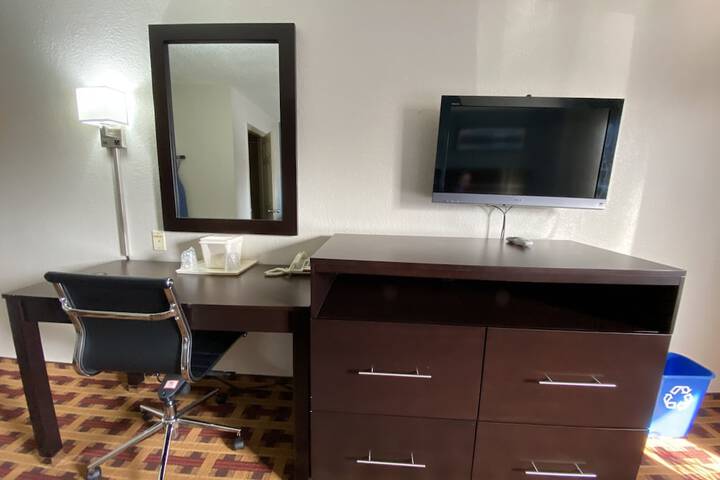 2 Double Beds (6 of 12)