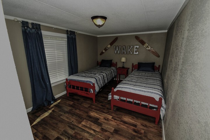 Room 46 of 917