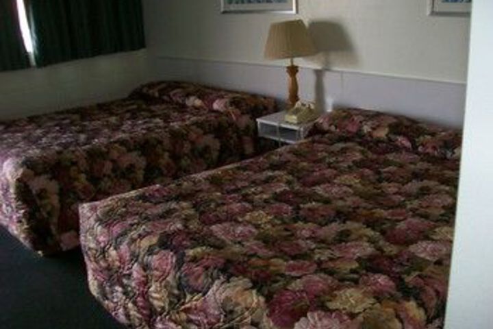 Room 5 of 18