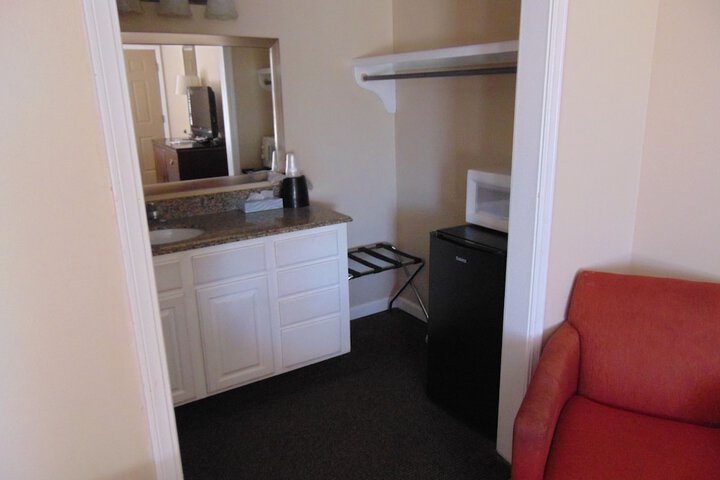 Room 12 of 24