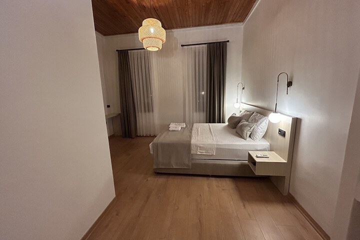 Room 5 of 42