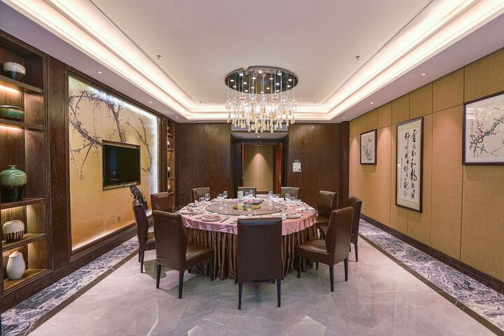 Dining 77 of 101