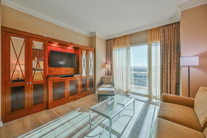 Room 211 of 438