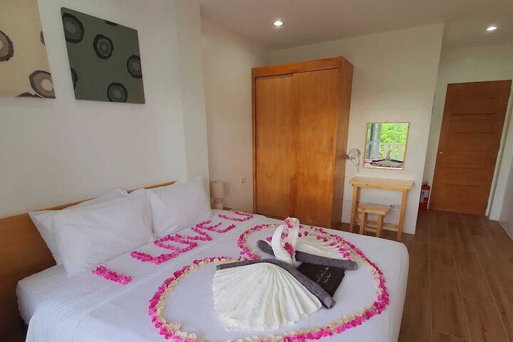 Room 3 of 12
